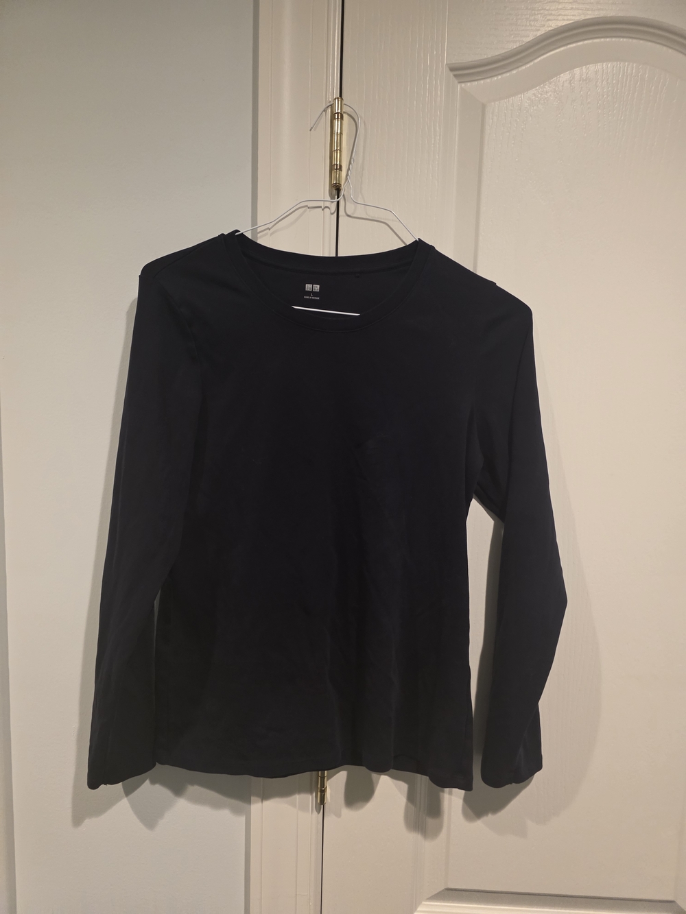 Uniqlo Black Long Sleeve Crew Tee